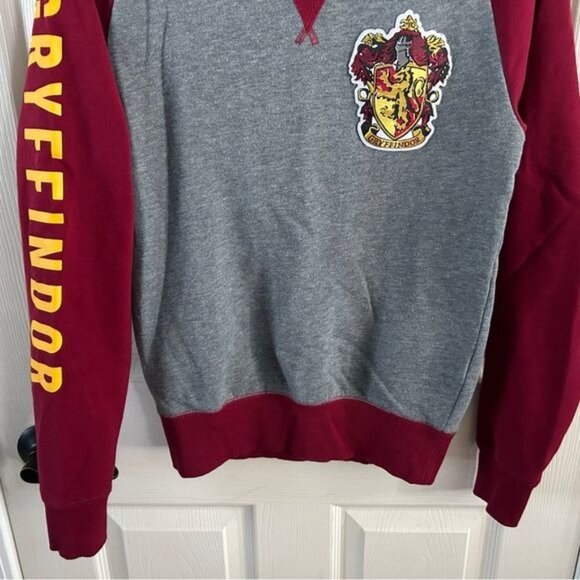 Harry Potter Universal Studios Gryffindor Pullover Sweater, Sz XS - Picture 3 of 13